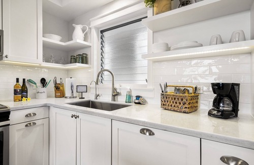 Historic Kailua Village Condo | Kailua Village #701: Top Floor, Corner Penthouse Remodeled in Downtown Kona.