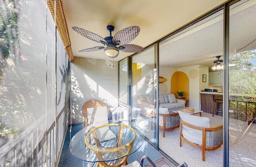 Historic Kailua Village Apartment | Kalanikai #112