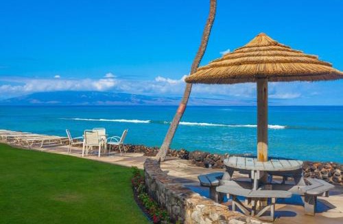 Honokowai Apartment | Kaleialoha 401 · KA 401 Spacious Studio w Mountain View Pool AC