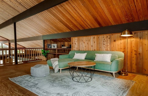 Volcano Cabin | Kamaka Cabin -A rainforest retreat near Natl. Park