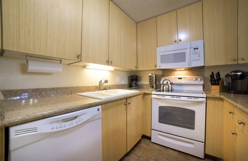 Kihei Condo | Kamaole Sands BUILDING ONE Ocean View- 2BR/2BA- Large Lanai & A/C THRU-OUT