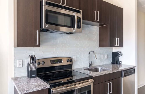 Del Ray Apartment | Kasa | Comfy Studio + Self Check-In | Alexandria