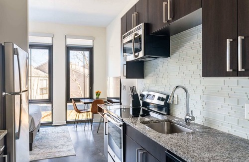 Del Ray Apartment | Kasa | Comfy Studio + Self Check-In | Alexandria