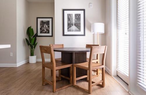 Charlotte Hotel | Kasa Freemorewest Charlotte