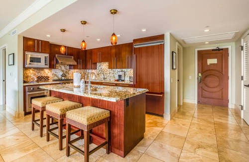 Honokowai Condo | KBM Resorts | FREE CAR | Honua Kai Hokulani | Ocean view | Deluxe 3-Bedroom Condo includes Beach Gear! HKH-504