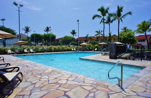 Kahaluu Bay Condo | Keauhou Kona Surf & Racquet Club | Spacious 2BR/2BA Garden-Level Retreat