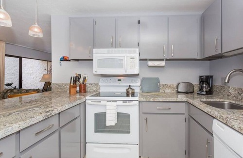 Keauhou Apartment | Keauhou Punahele A104 - Cozy Island Themed 2 Bed 2 Bath