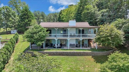 Penhook House | Kelly Kove - Beach Area Sleeps 14, Private Dock, Pet Friendly