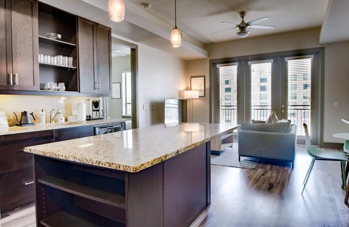 North Burnet Apartment | Kenzie Summer 541 I Modern 1 Bedroom Apartment with Terrace in Domain, North Aus