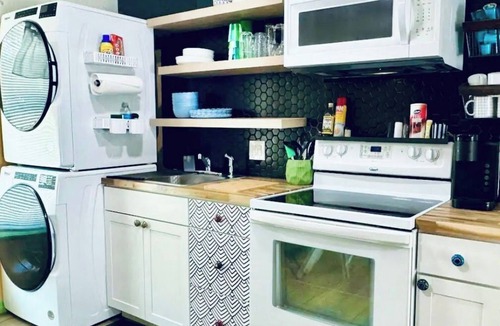 Crystal River House | Key Lime Cottage-Waterfront/pet-friendly/kayaks for 5/fire pit/poles/bikes