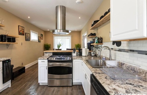 Highland Park House | Kickback House (Small Events Ok, Sleeps 12 w/bar & smoke room)