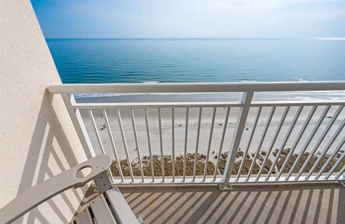 Crescent Beach Condo | King 1 BR Bay Watch,Nice Direct Ocean Front, Pools