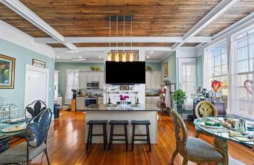 Anderson Apartment | King Bed Retreat | Anderson Home w/Yard & Events