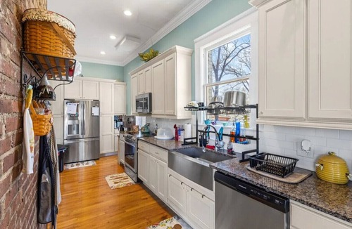 Anderson Apartment | King Bed Retreat | Anderson Home w/Yard & Events