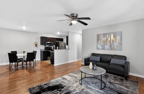Savannah Apartment | King George 2BR Luxury Stay
