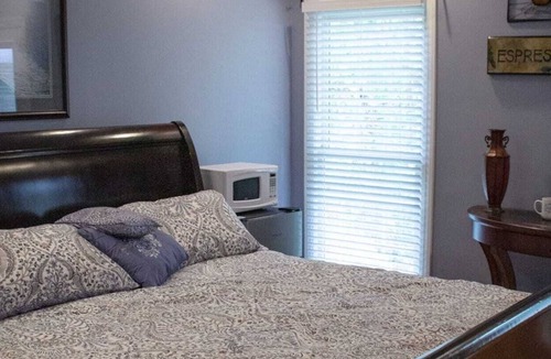 Mint Hill Bed & Breakfast | King size bed on quiet wooded property, near 485