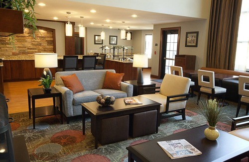 Sterling Heights Apartment | King Studio | Buffet Breakfast, Indoor Pool Access + 24h Business Center