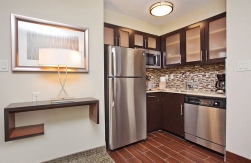 Sweetbriar Apartment | King Studio w/Free Breakfast Near Downtown Austin
