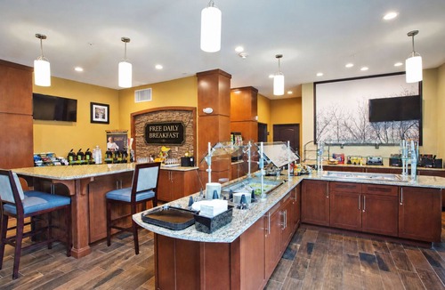 Sweetbriar Apartment | King Studio w/Free Breakfast Near Downtown Austin