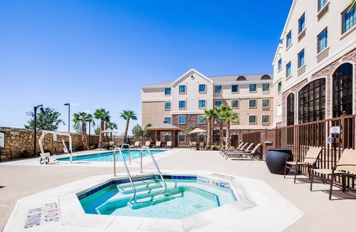 Biggs Field Condo | King Suite | Free Daily Breakfast, Outdoor Pool Access + 24h Business Center