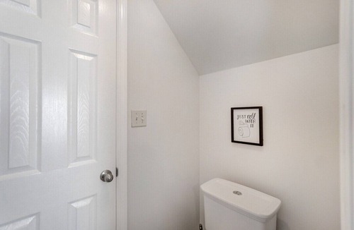 Charlotte House | King Suite w/HotTub Close 2 Uptown New Renovated