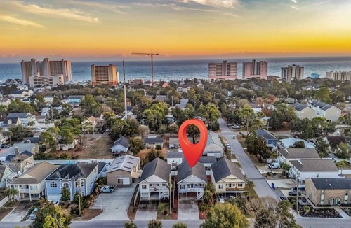Crescent Beach House | Kings on Madison|Near Beach|4 King Beds|EV Charger