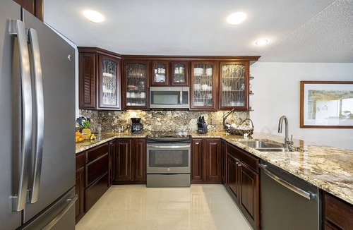 Kahaluu Bay Condo | KKSR#3203 DIRECT OCEANFRONT, 2ND FLOOR, REMODELED, SPECTACULAR VIEWS!