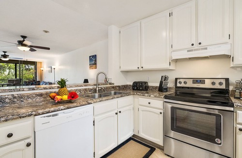 Kahaluu Bay Condo | KKSR6104 GRND FLR, CORNER W/WRAP AROUND SCREENED IN LANAI! GARDEN & GOLF VIEW