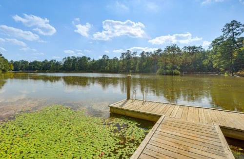Livingston House | 'Kokomo Kove' - Waterfront Country Texas Getaway