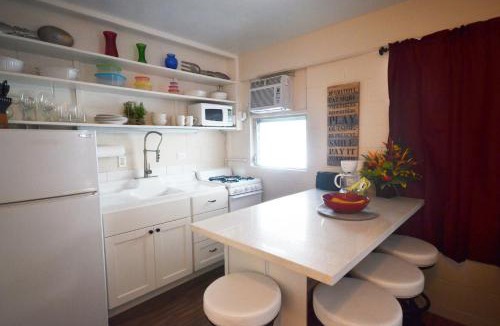 Waikiki Apartment | Kon Tiki 234 Renovated King Studio