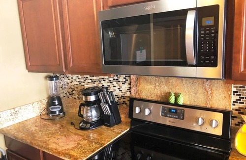 Historic Kailua Village Condo | KONA ALII 306 OCEANFRONT CONDO, 1 BDRM 2 BTH, AMAZING VIEW IN THE HEART OF KONA