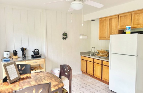 Kahaluu Bay Apartment | Kona coast studio, Aug low rate Walk to Magics & Kahalu'u free HS-WIFI, Parking,