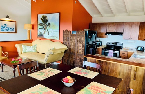 Honalo House | Kona Coffee Mountain Getaway, in Holualoa