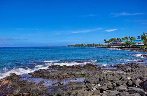 Historic Kailua Village Apartment | Kona Condo with View, Walk to Beach and Restaurants