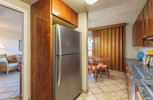 Historic Kailua Village Condo | Kona Plaza#409: Top Floor, Downtown, Rare 3 bedroom Penthouse with Ocean View