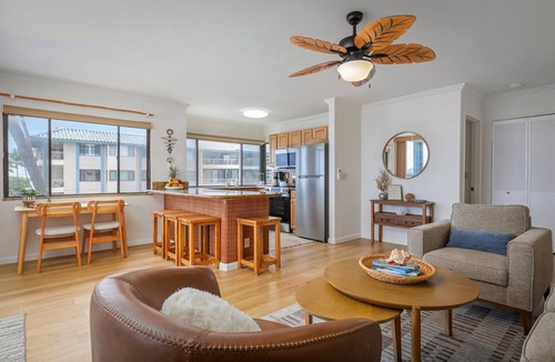 Historic Kailua Village Condo | Kona Reef A27 - Right on top of the Pacific Ocean