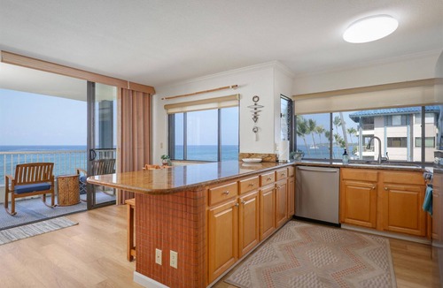 Historic Kailua Village Condo | Kona Reef A27 - Right on top of the Pacific Ocean