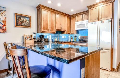 Kailua-Kona Apartment | Kona Riviera Villa #104