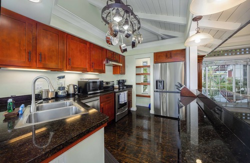 Historic Kailua Village House | Kona Trio: Rent 3 Private Units Together