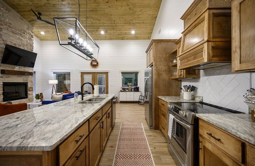 Pickens Cabin | Kozy Nook Cabin/King Suite/Hot Tub