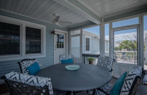 Oak Island House | Kraken Kove