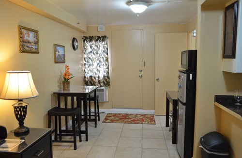 Waikiki Apartment | Kuhio Village 202A Waikiki Condo Recently Remodeled