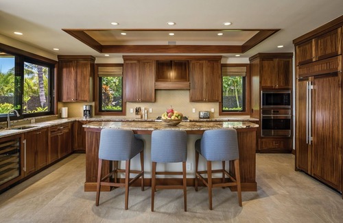 Historic Kailua Village House | Kulanakauhale 3558: Lavish Oceanview Estate, Private Pool & Spa at Hualalai