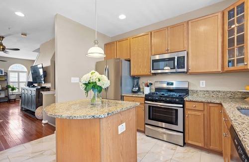 Bellevue House | L'Écrin in SW DC: Gym, Garage, & Great for Groups