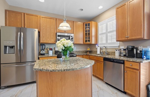 Bellevue House | L'Écrin in SW DC: Gym, Garage, & Great for Groups