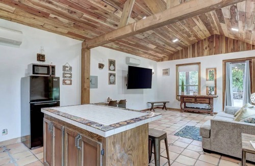 Hutto Cabin | La Cabaña - Kid friendly home by Kalahari Resort.