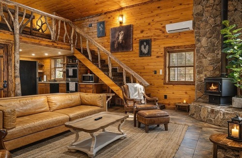 Long Creek Cabin | La Cabaña- The Cabin in Long Creek