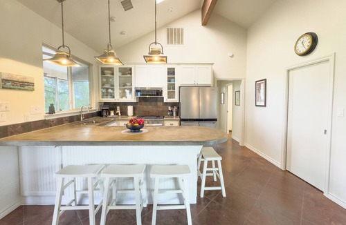 Llano House | La Casa Roja on the Llano River