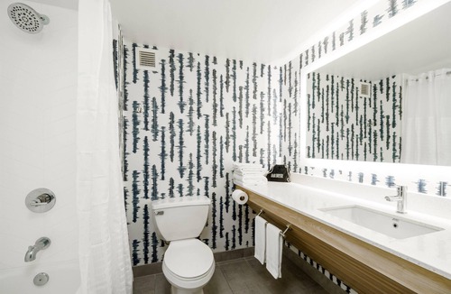 California Hotel | La Quinta Inn & Suites by Wyndham Lexington Park - Patuxent