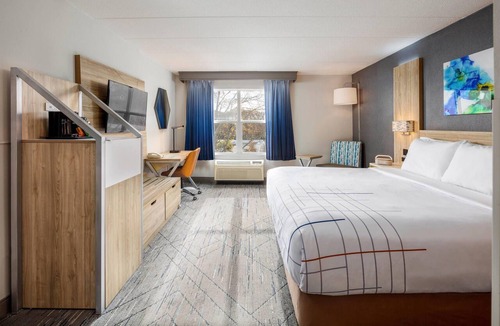California Hotel | La Quinta Inn & Suites by Wyndham Lexington Park - Patuxent